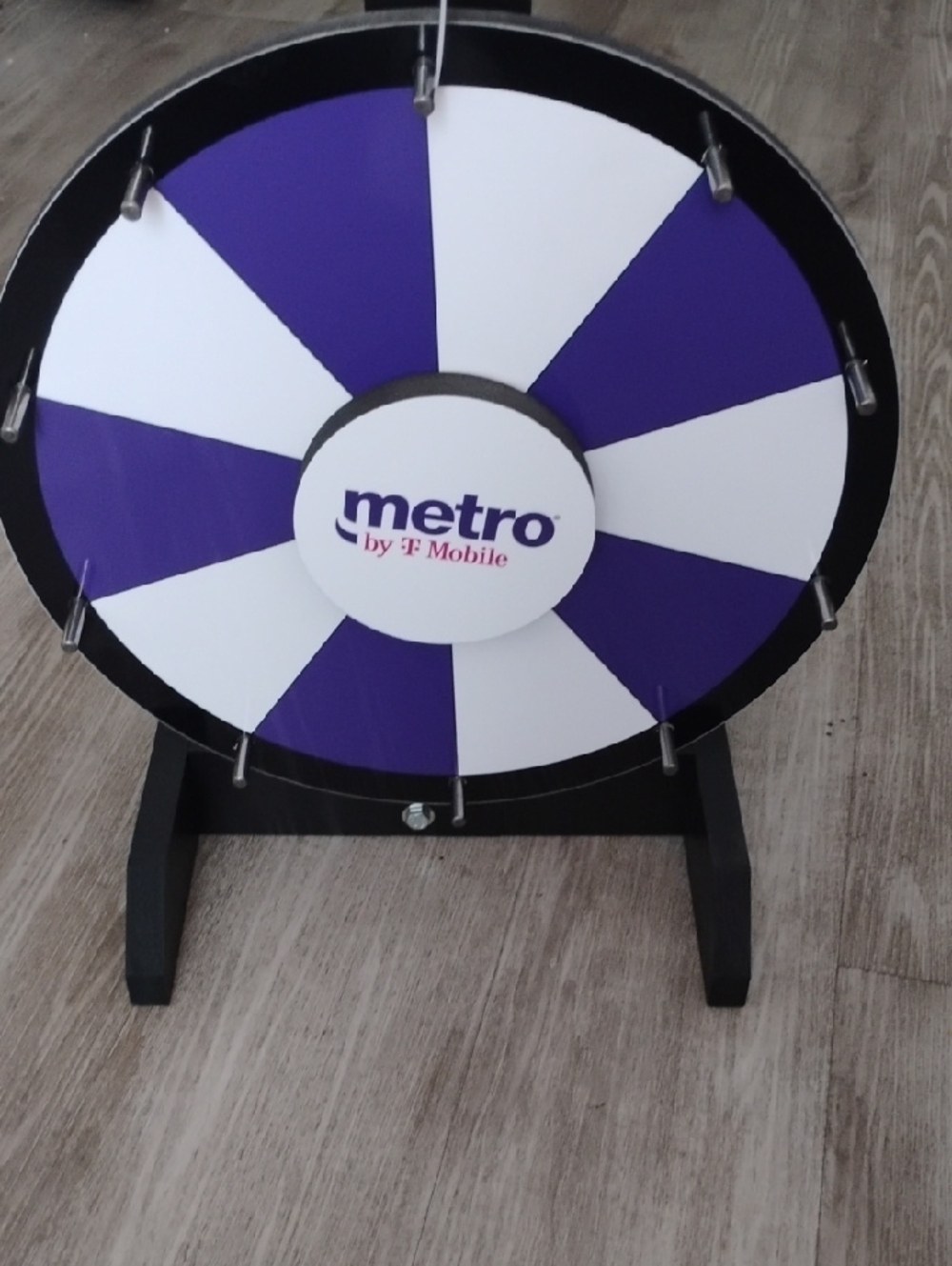 Metro by T-Mobile  Spinning PrizeWheel 🎈🎁🥳Rare Purple & White Party Game🥳🥳✨